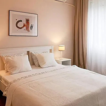 Filinhome Pionirska Parkview Apartmán *